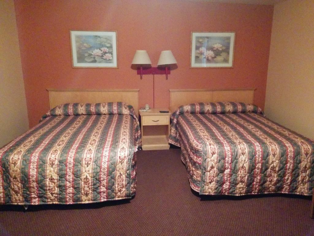 Budget Host Inn Гейнсвил Екстериор снимка