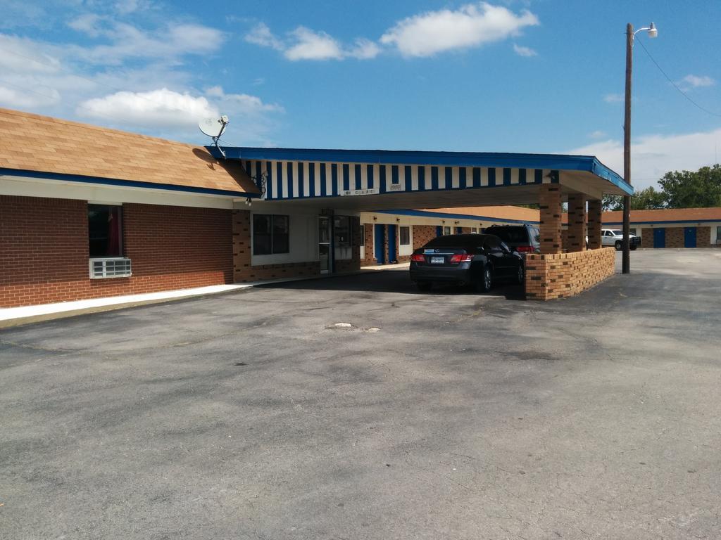 Budget Host Inn Гейнсвил Екстериор снимка